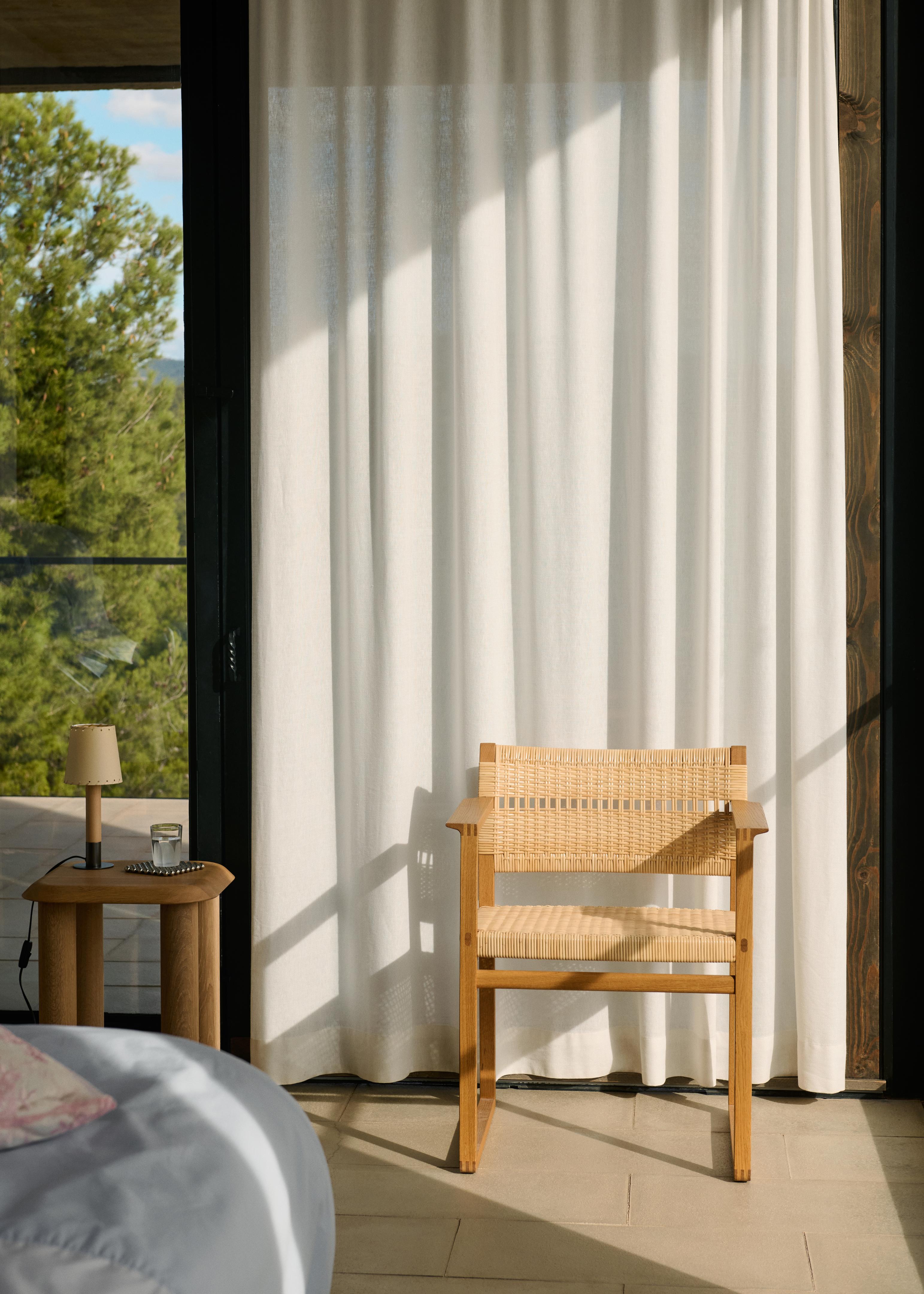 Meet the BM62 Dining Chair by Fredericia