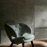 The Pelican Chair by Finn Juhl | Fabric