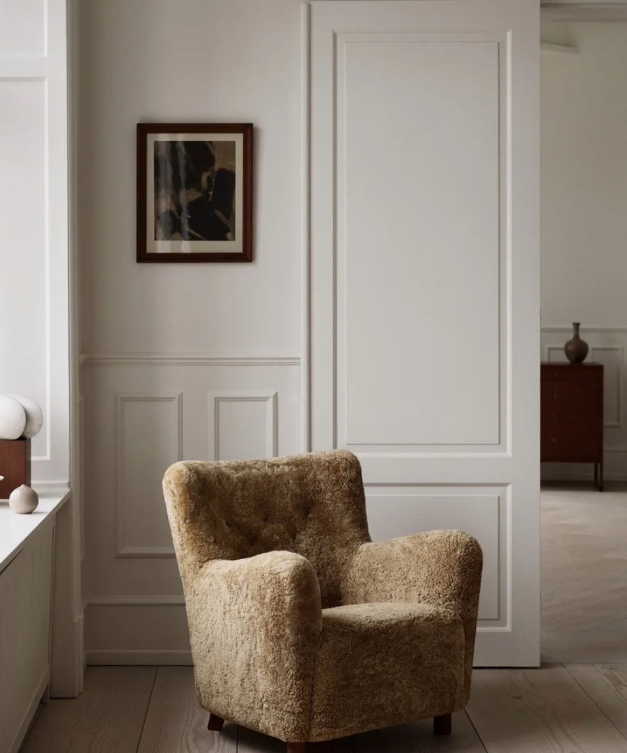 The 54 Chair Sheepskin