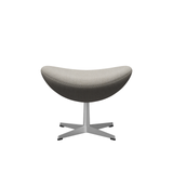 Reposapiés en forma de huevo de Arne Jacobsen