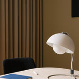Flowerpot VP4 Table Lamp (1968) | White