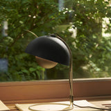 Flowerpot VP4 Table Lamp (1968) | White