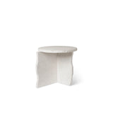 Mesa auxiliar escultural mineral (Bianco Curia)